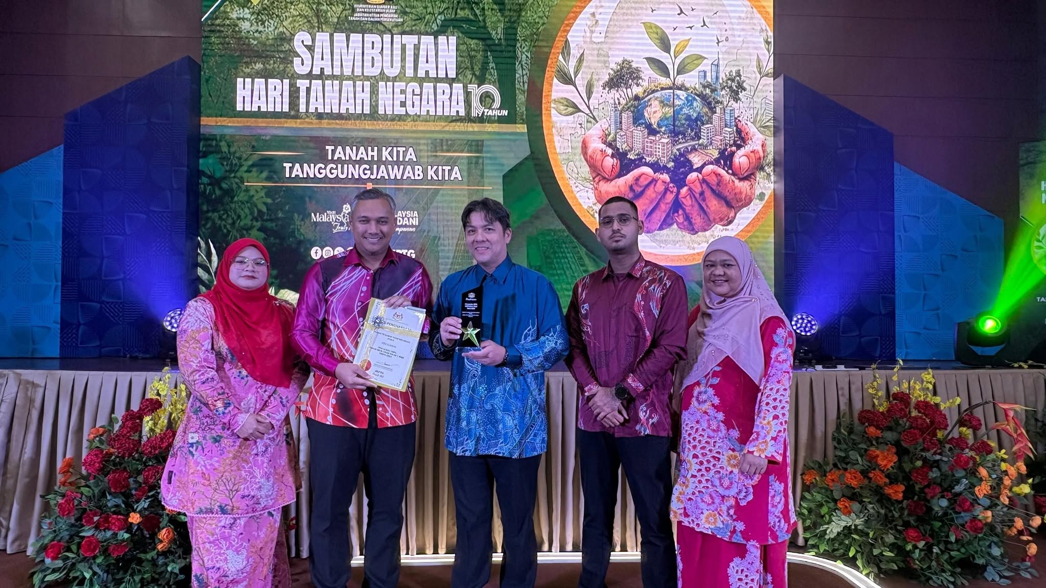 SEKALUNG TAHNIAH KEPADA WARGA PPTG PERLIS ATAS PENCAPAIAN CEMERLANG PRESTASI 100% PINDAH MILIK TANAH (PMT) SATU (1) HARI