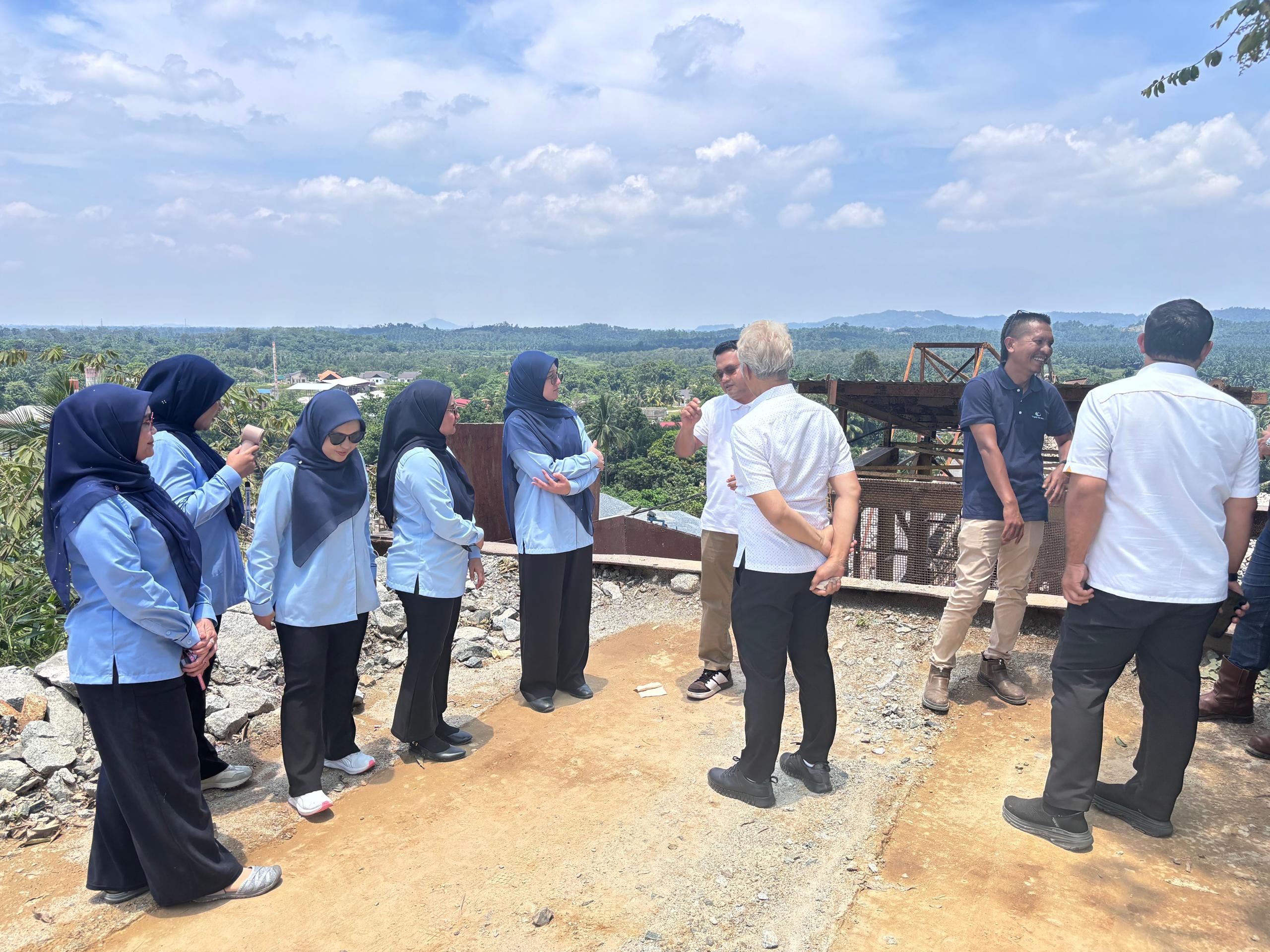 KUNJUNGAN HORMAT KE MENTERI BESAR INCORPORATED (MBI) TERENGGANU DARUL IMAN